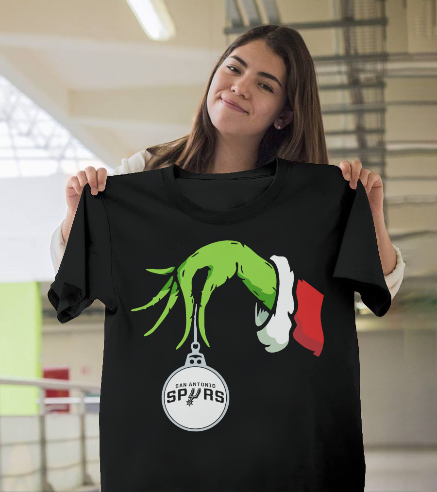 The Grinch Holding San Antonio Spurs T-Shirt