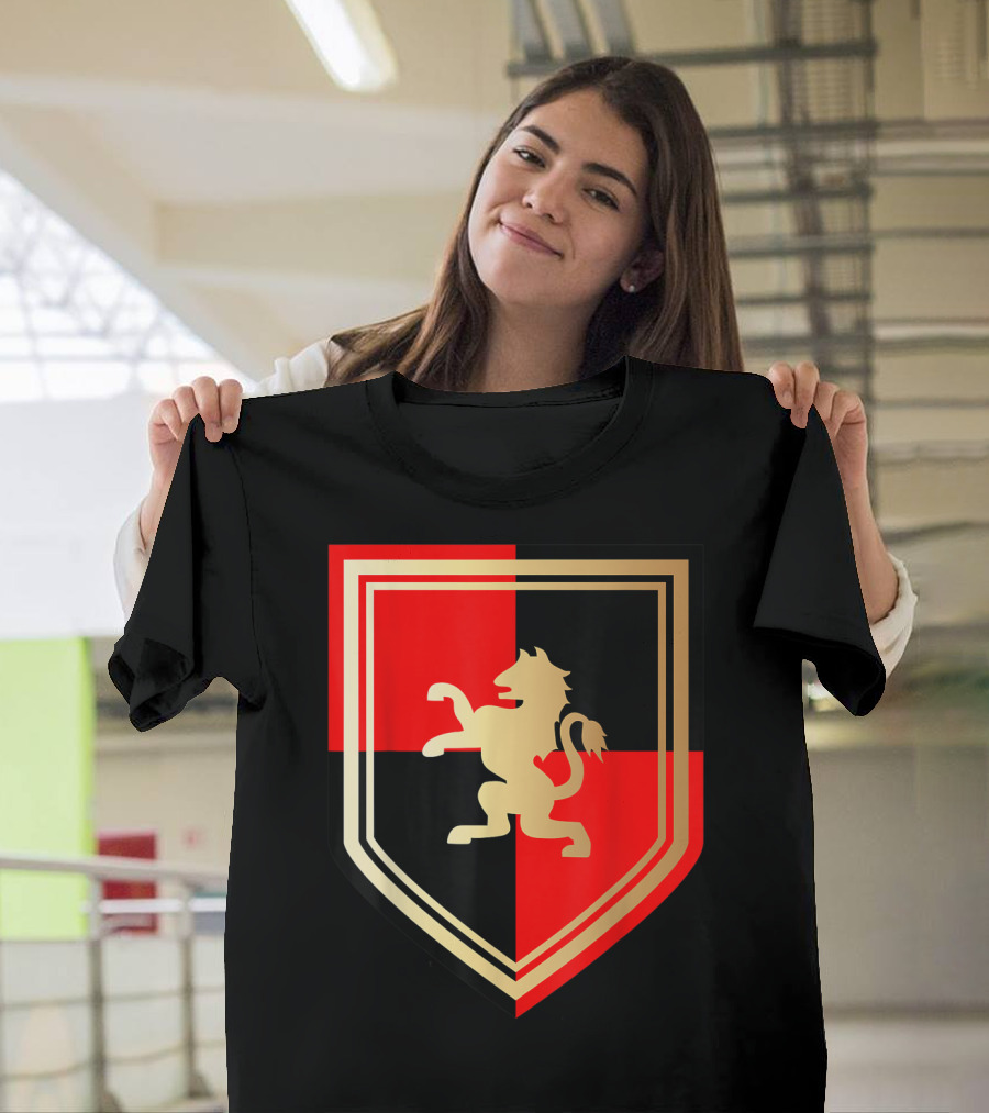 Cute Unique Medieval Halloween Knight Armor with Heraldic Lion Emblem T-Shirt