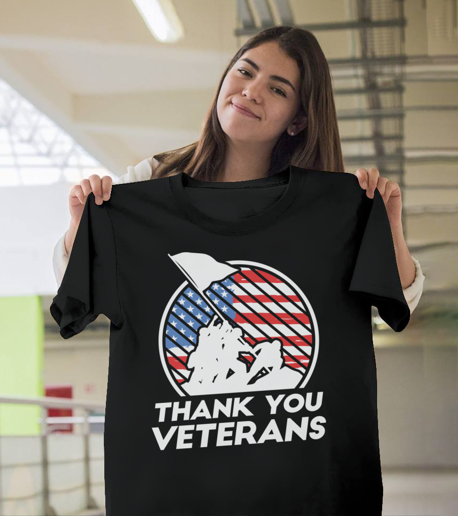Thank You Veterans Raising Flag Stars and Stripes American Patriotic T-Shirt
