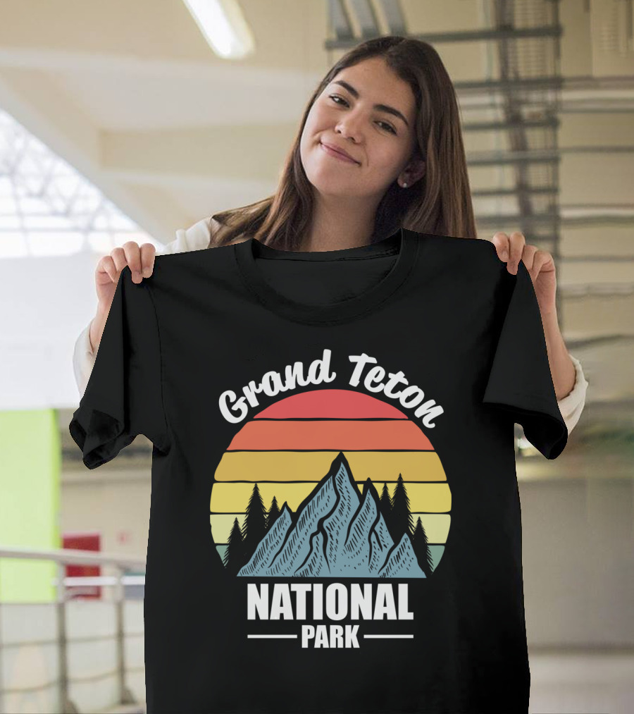 Grand Teton National Park Retro Mountain Sunset T-Shirt