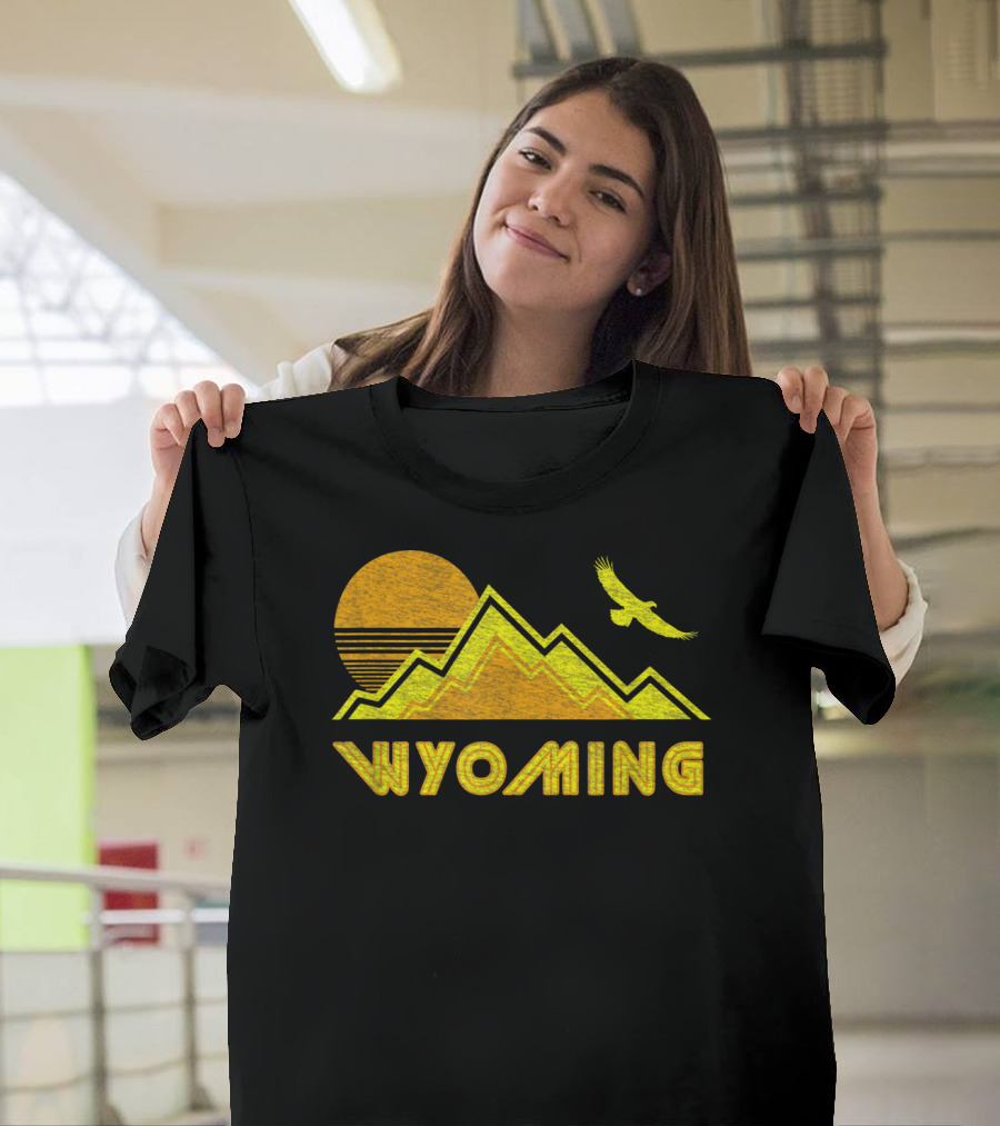 Retro Wyoming Distressed Hiking Mountains and Sun with Bird T-Shirt