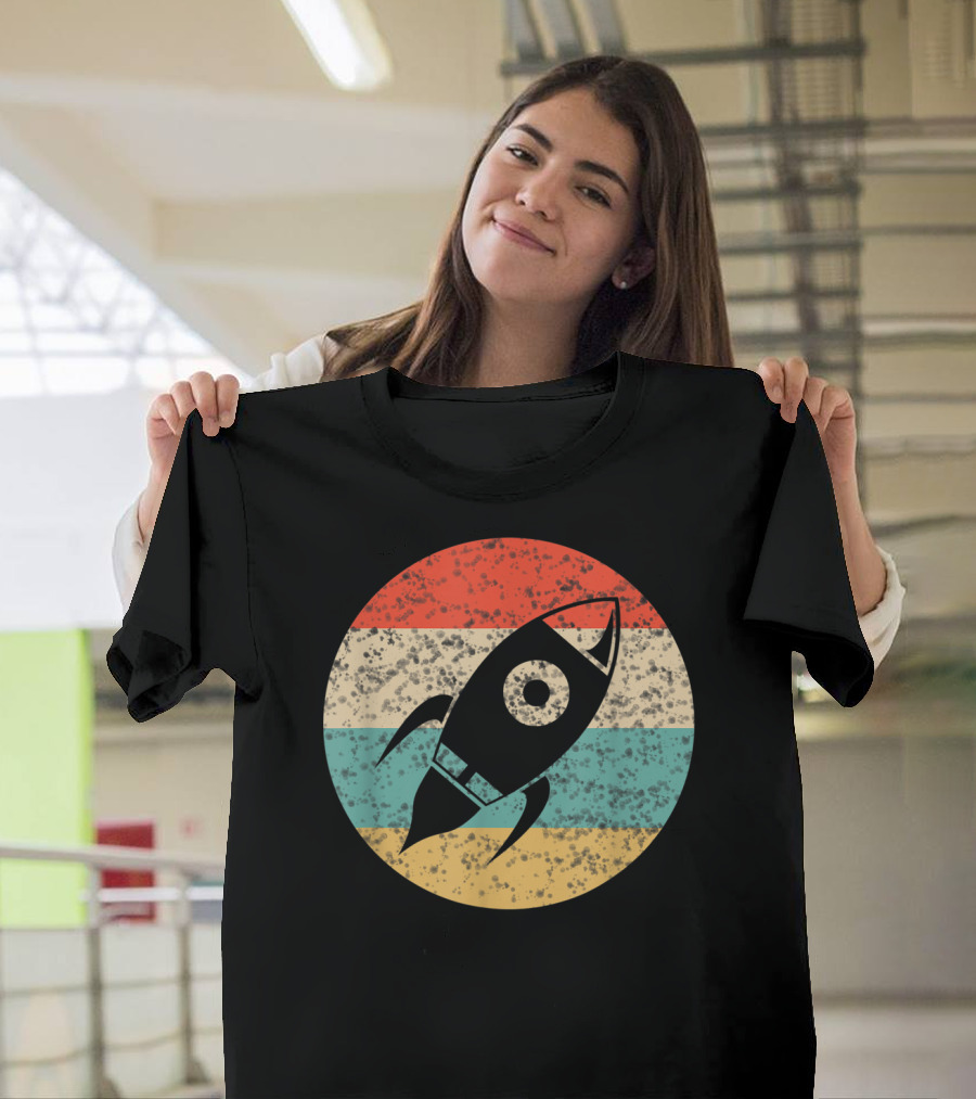 Retro Rocket Space Vintage Spaceship for Science Lovers T-Shirt