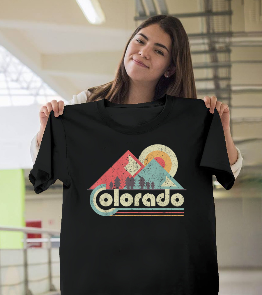 Colorado Vintage Distressed Mountains Pines Retro Sunburst T-Shirt