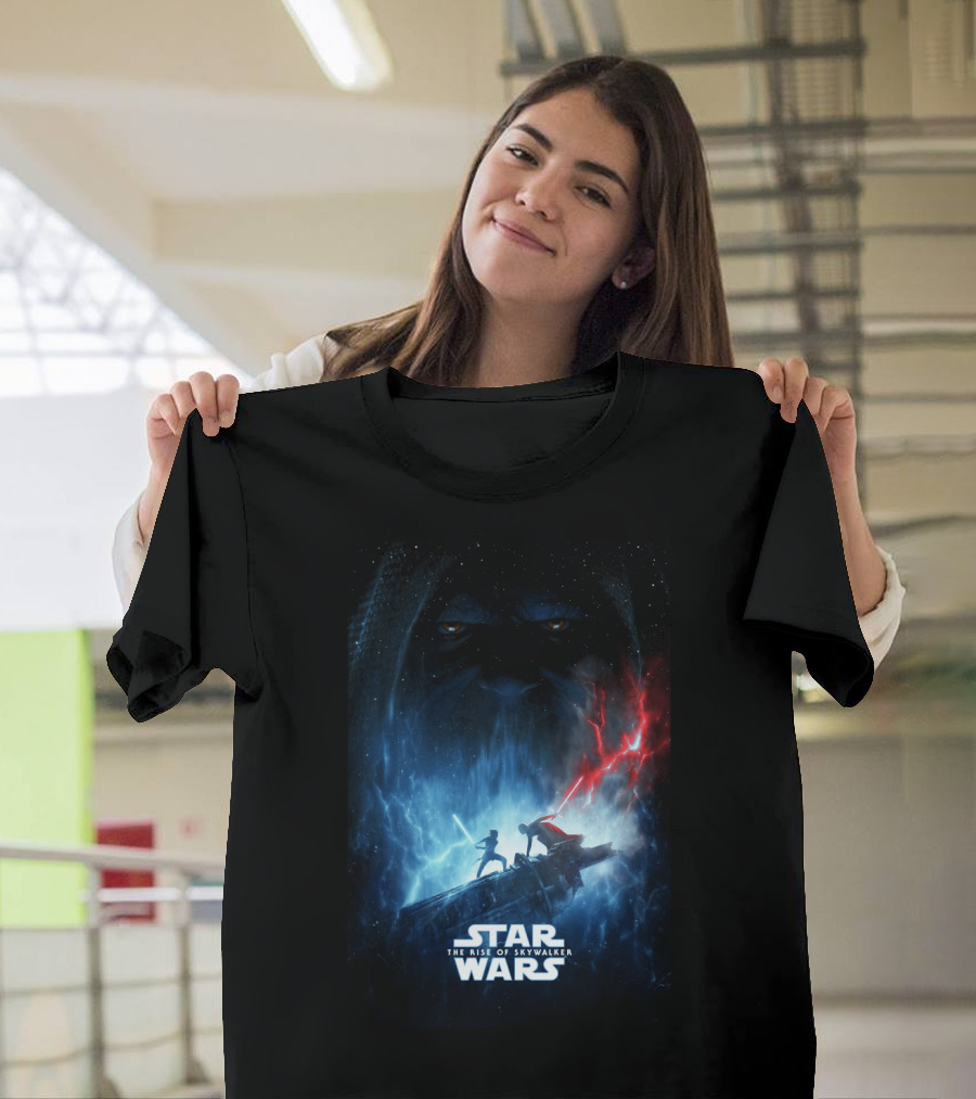 Star Wars The Rise of Skywalker Epic Duel with Red and Blue Lightsabers T-Shirt