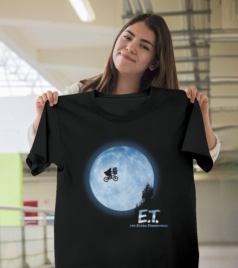 E.T. The Extra-Terrestrial Bicycle Silhouette Against Full Moon T-Shirt