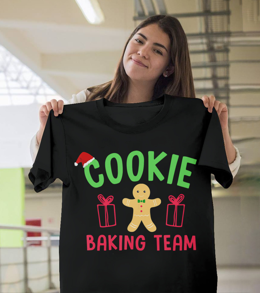 COOKIE BAKING TEAM Gingerbread Santa Hat Gifts T-Shirt