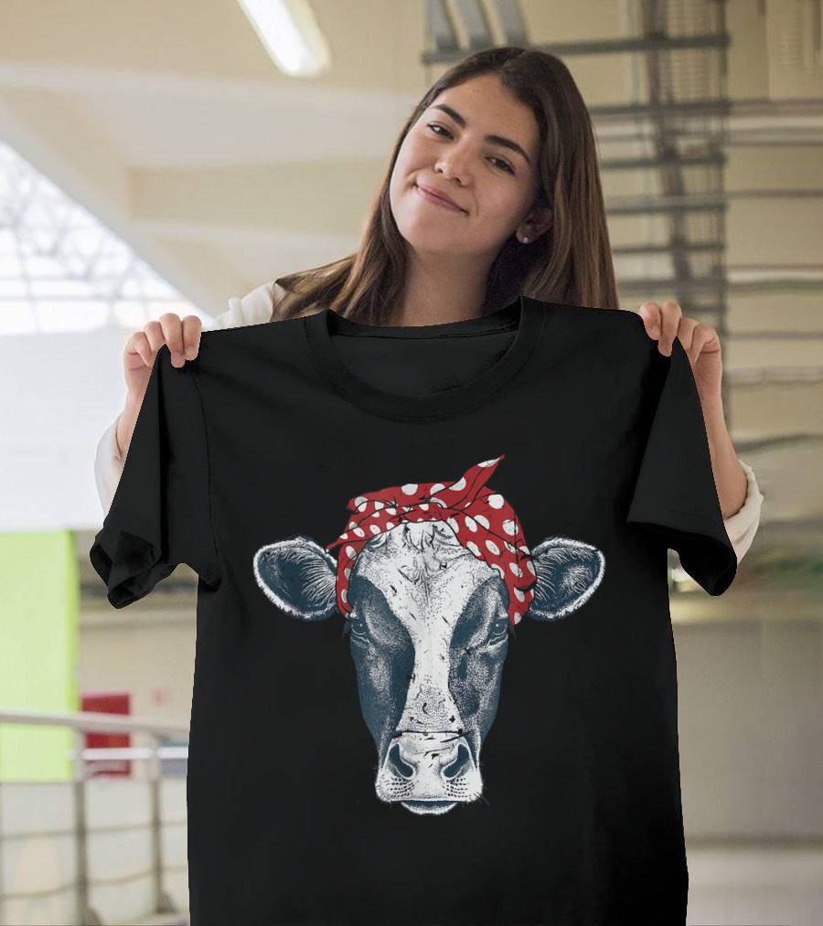Cow A Cute Heifer With Polka Dot Bandana T-Shirt