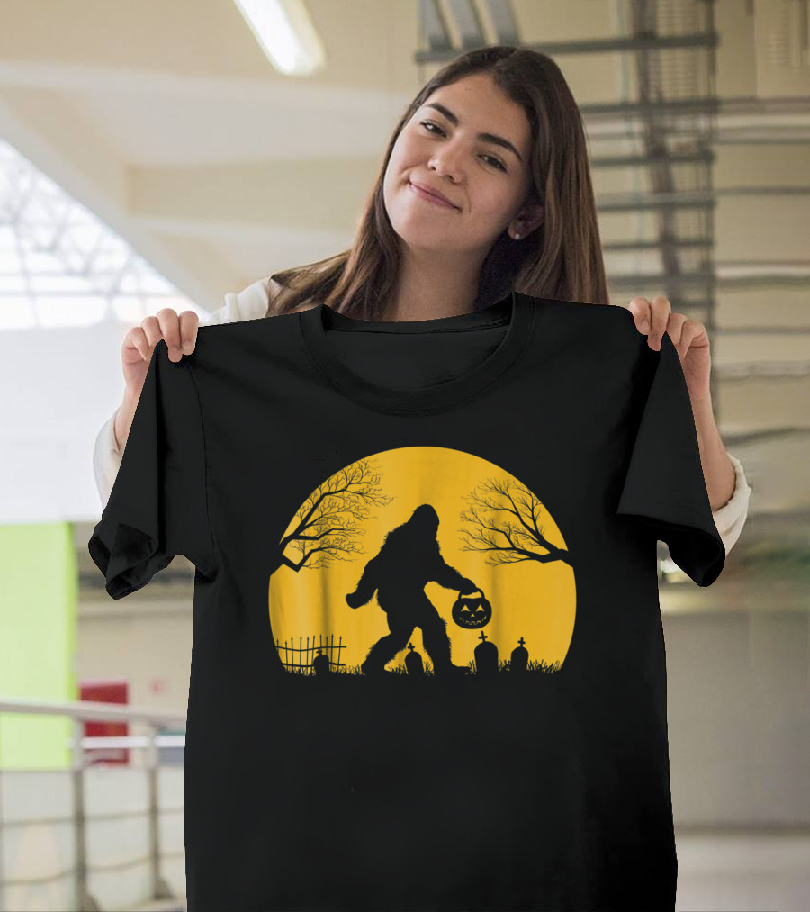 Bigfoot Halloween Moon Silhouette with Pumpkin Lantern and Gravestones T-Shirt