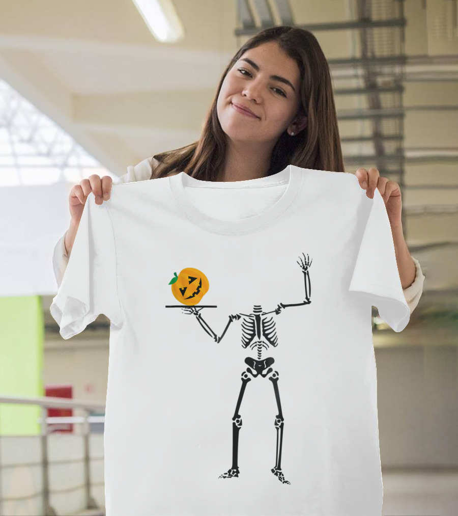 Pumpkin Head Skeleton Funny Halloween Chef Holding Jack-O'-Lantern T-Shirt