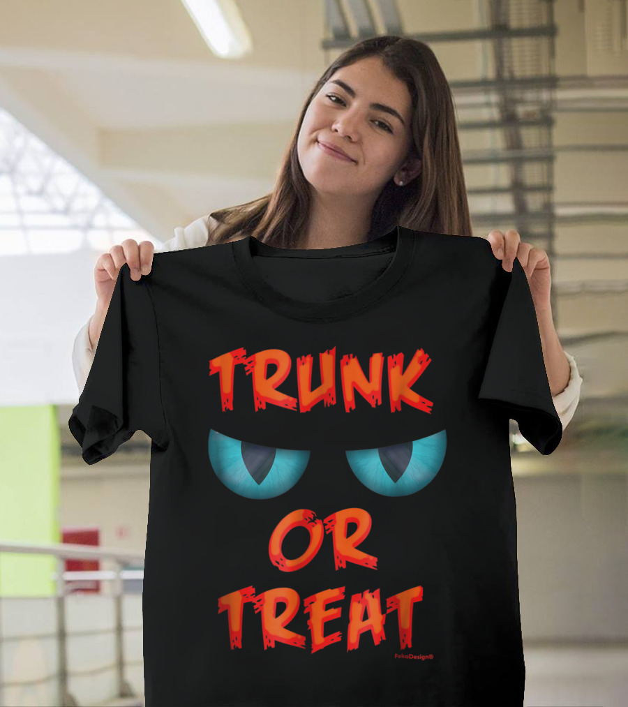 TRUNK OR TREAT CAT EYES FOKO T-Shirt