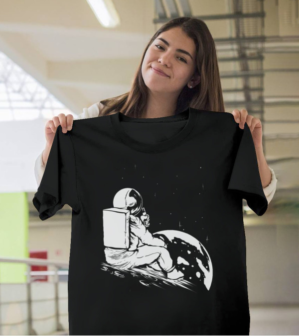 Astronaut Spaceman Drinking Beer On Cosmic Moon T-Shirt