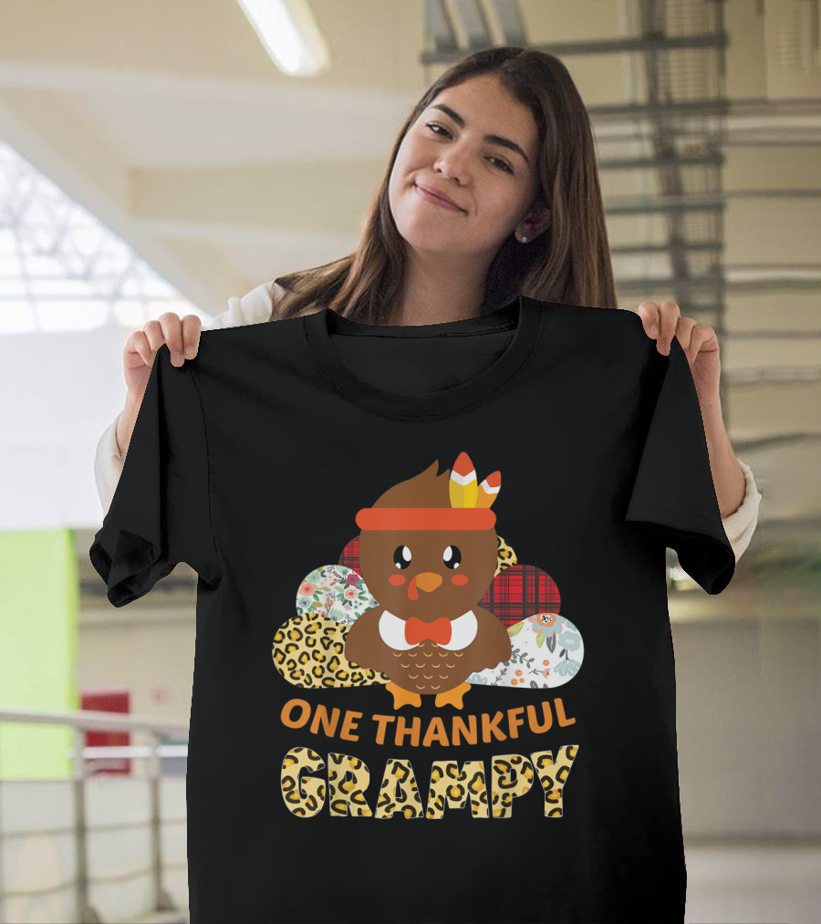 One Thankful Grampy Turkey with Leopard Pattern Accents T-Shirt