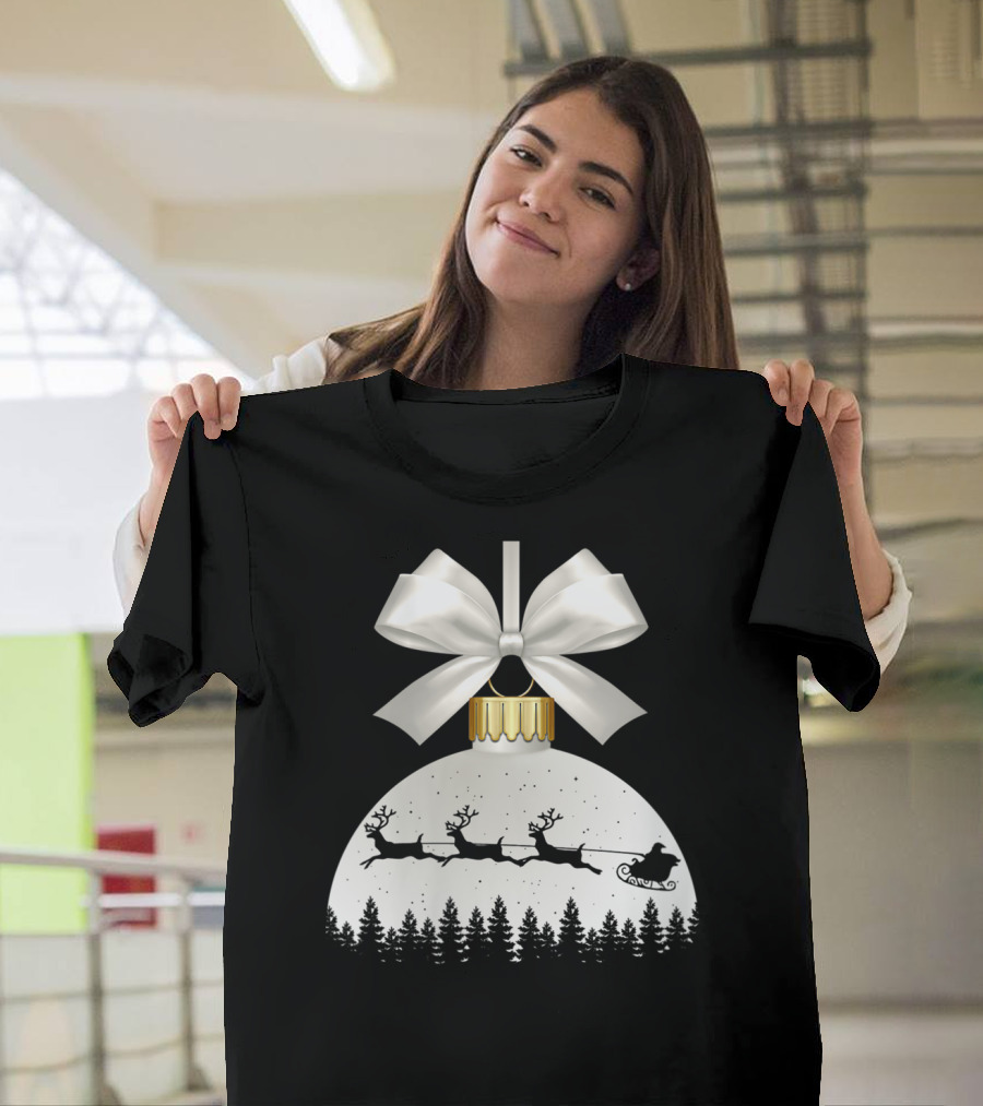 Santa Sleigh Reindeer Christmas Ornament Full Moon Scene T-Shirt