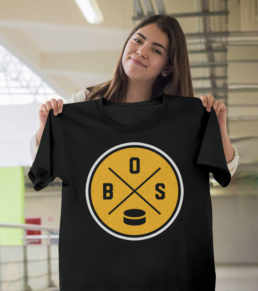 Classic Boston Hockey BOS Circle Design with Puck T-Shirt