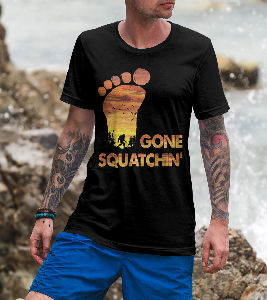 Bifoot Gone Squatchin Footprint Silhouette With Bigfoot And Mountain Sunset Scene T-Shirt