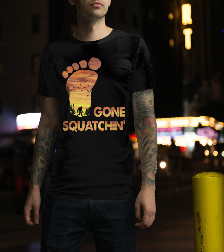 Bifoot Gone Squatchin Footprint Silhouette With Bigfoot And Mountain Sunset Scene T-Shirt