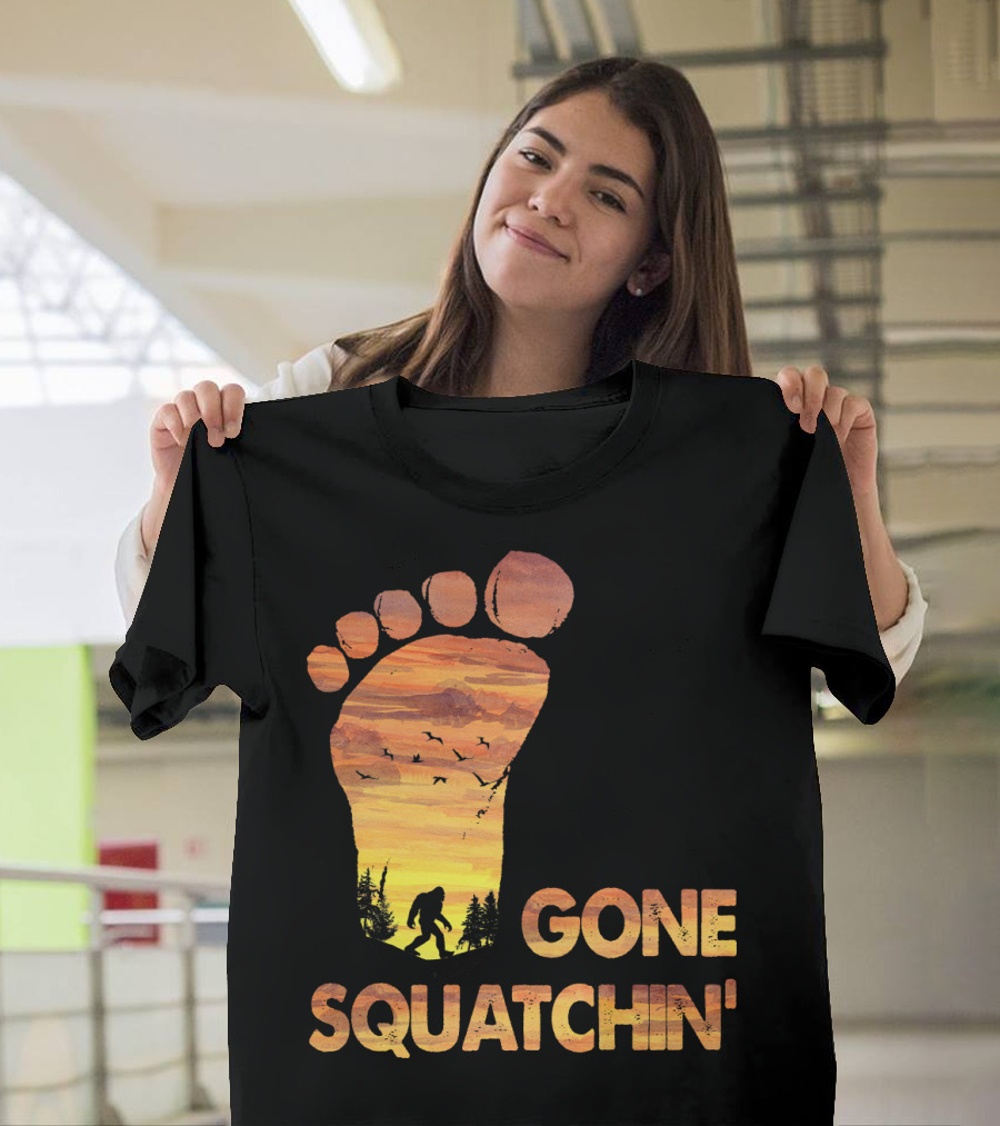 Bifoot Gone Squatchin Footprint Silhouette With Bigfoot And Mountain Sunset Scene T-Shirt