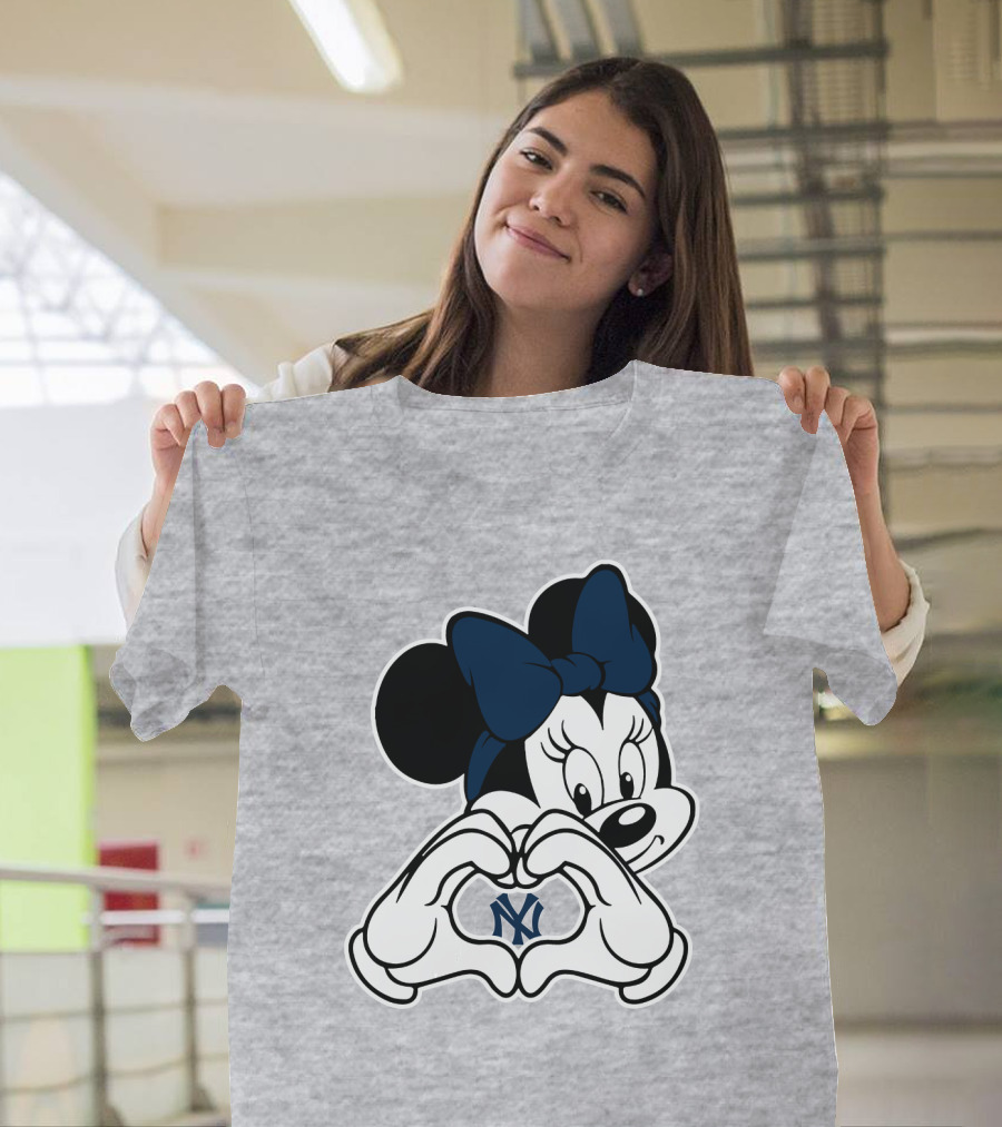 Minnie Mouse Love Heart New York Yankees T-Shirt