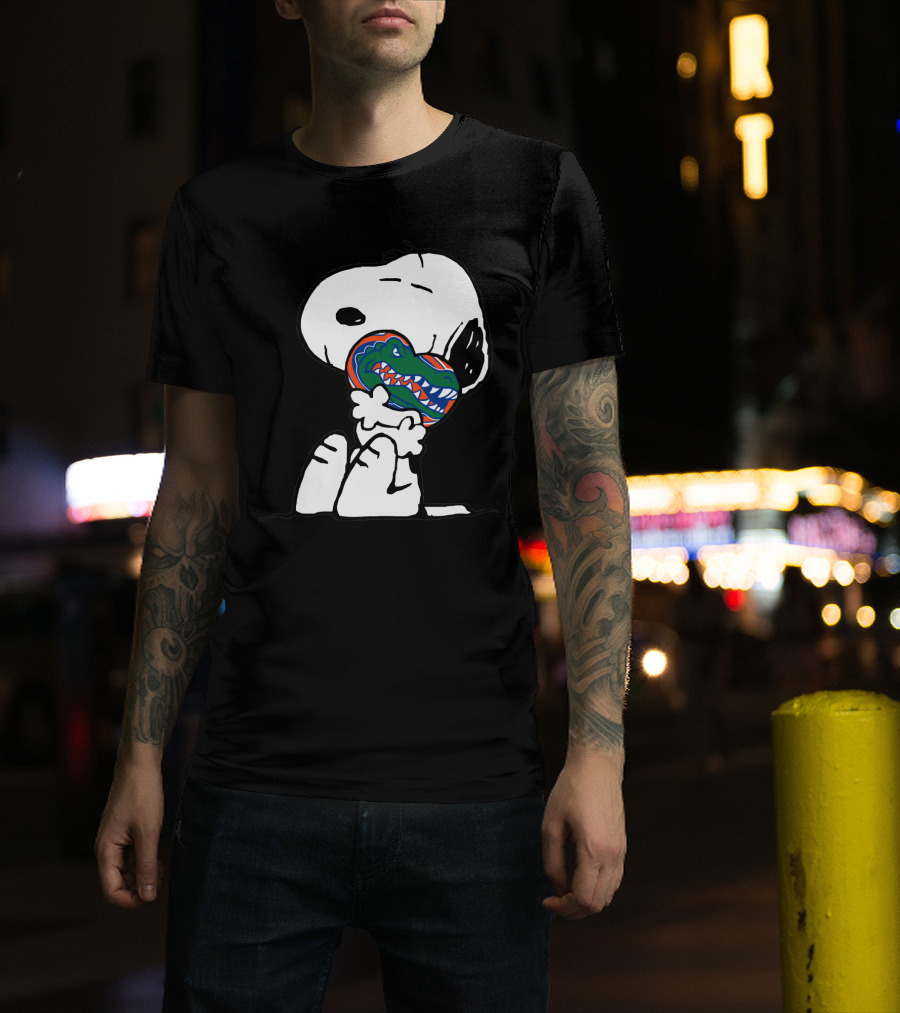 Snoopy Hugging Florida Gators Heart T-Shirt