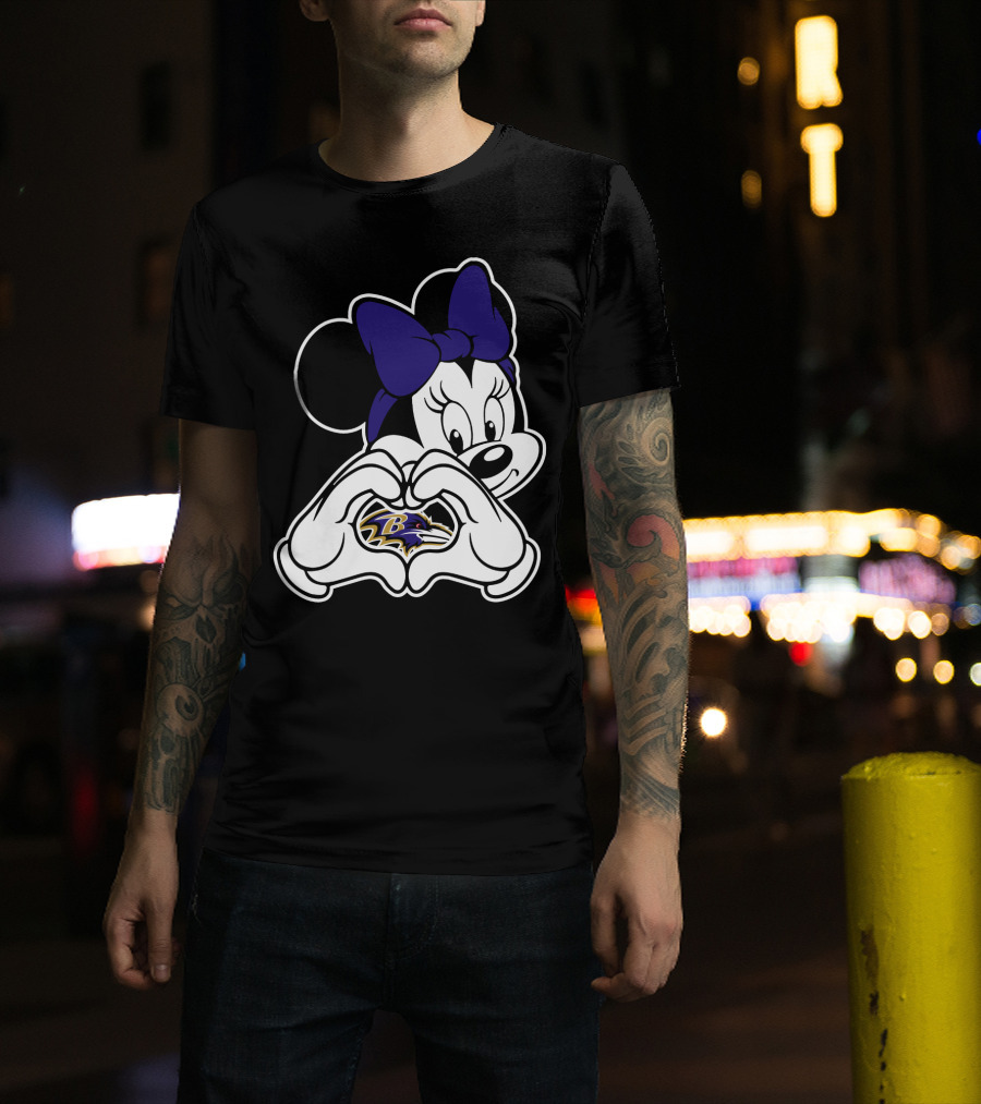 Minnie Mouse Heart Hands Baltimore Ravens T-Shirt