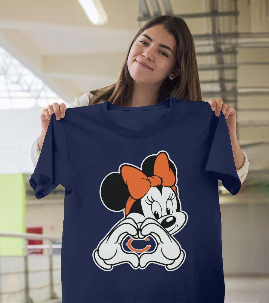 Minnie Mouse Heart Hands Chicago Bears C T-Shirt