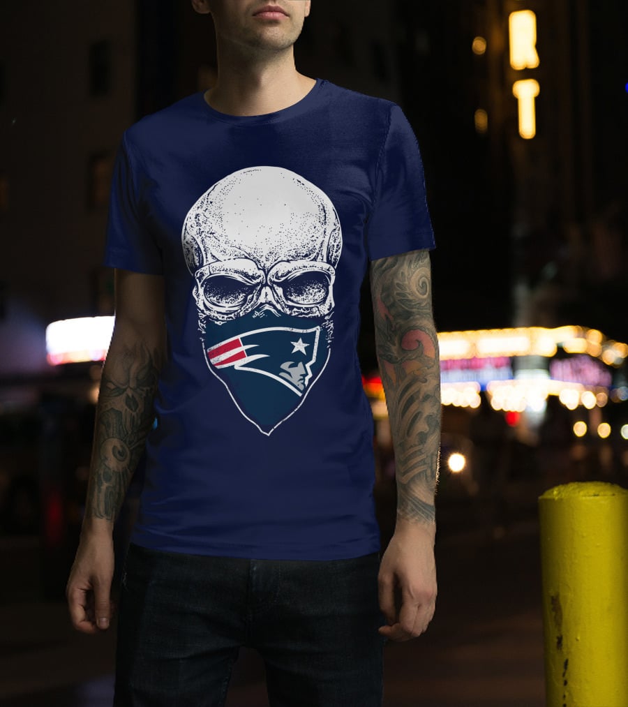 New England Patriots Skull Face Covering T-Shirt