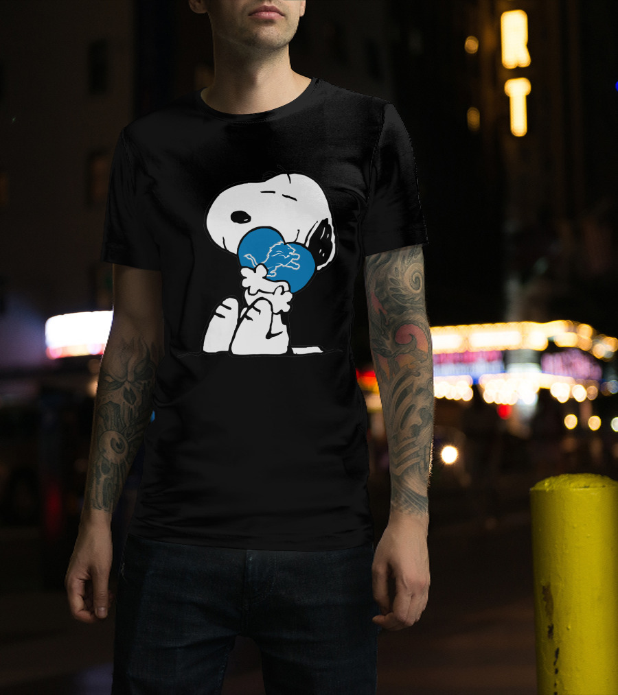 Detroit Lions Snoopy Hugging T-Shirt