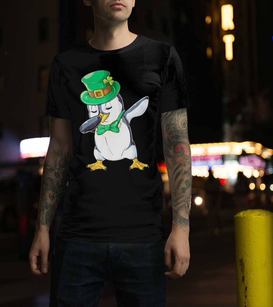 Dabbing Penguin St Patricks Day Leprechaun Hat And Bow Tie T-Shirt