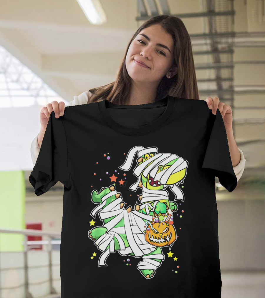 Halloween Mummy Dinosaur with Pumpkin Candy Basket T-Shirt