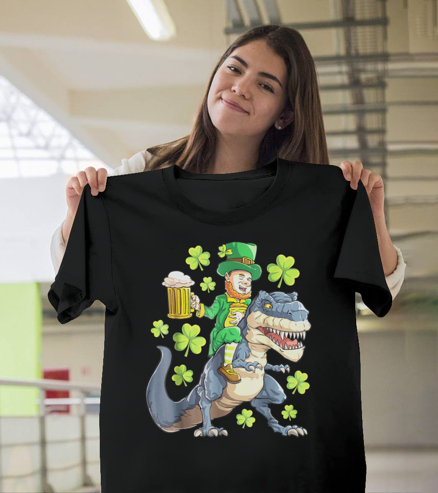 St Patricks Day Leprechaun Riding Dinosaur with Shamrocks and Beer T-Shirt