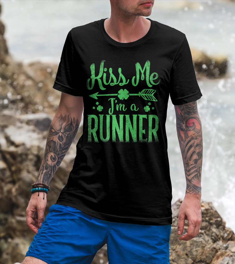 Kiss Me I'm A Runner Clover Arrow St. Patrick's Day T-Shirt