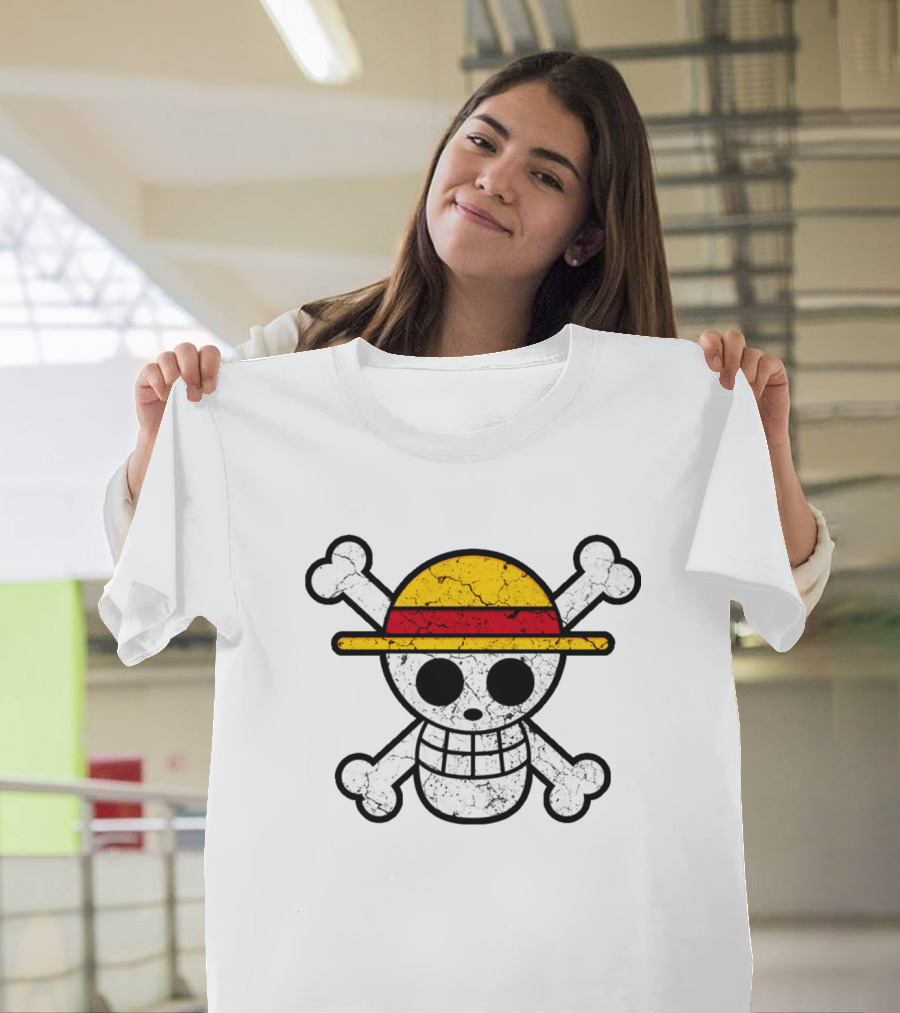 Vintage One Piece Jolly Roger Skull Wearing Straw Hat T-Shirt