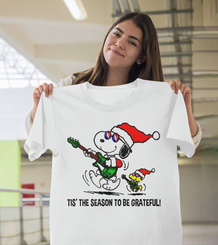 'Tis The Season To Be Grateful Snoopy Grateful Dead Santa Hat Guitar T-Shirt