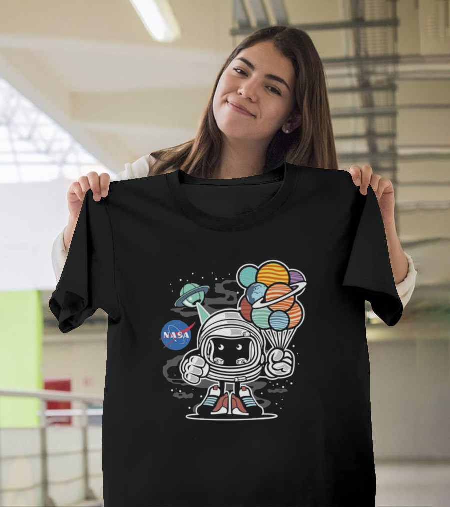 NASA Astronaut Adventure Holding Planet Balloons T-Shirt