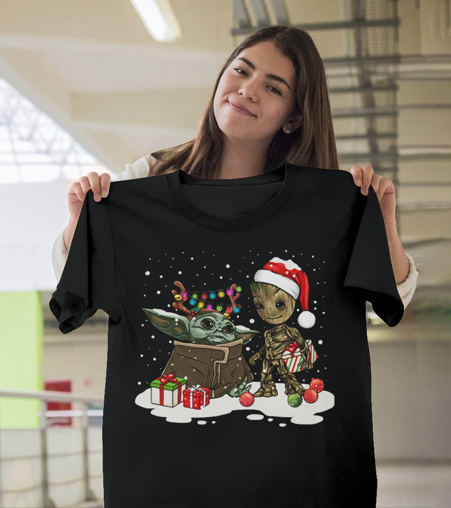 Baby Yoda And Baby Groot Christmas Santa Hat Lights T-Shirt