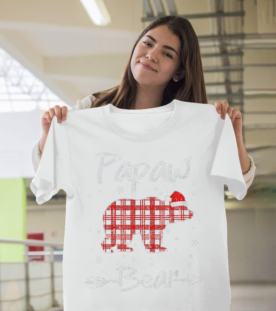 Papaw Bear Red Plaid Santa Hat Winter Holiday Plaid Bear T-Shirt