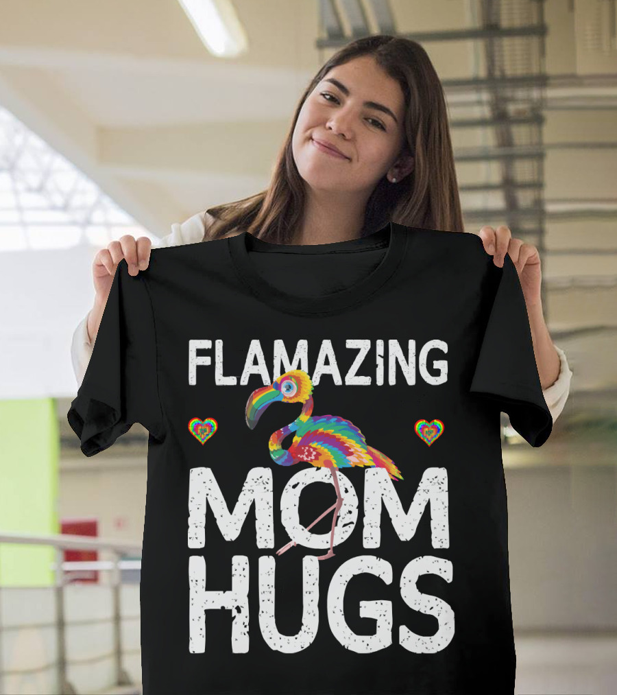 FLAMAZING MOM HUGS Colorful Rainbow Flamingo Hearts T-Shirt
