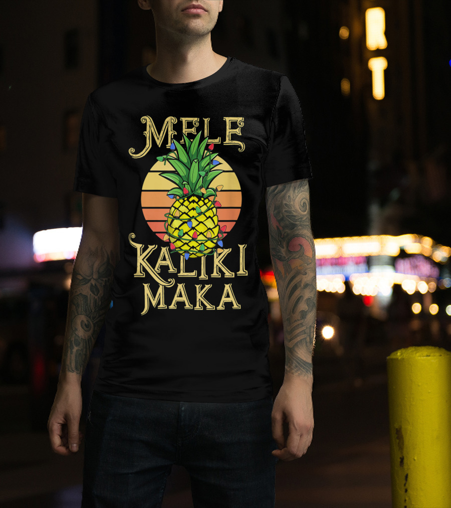 Mele Kalikimaka Hawaiian Christmas Pineapple Lights Vintage Sunset T-Shirt