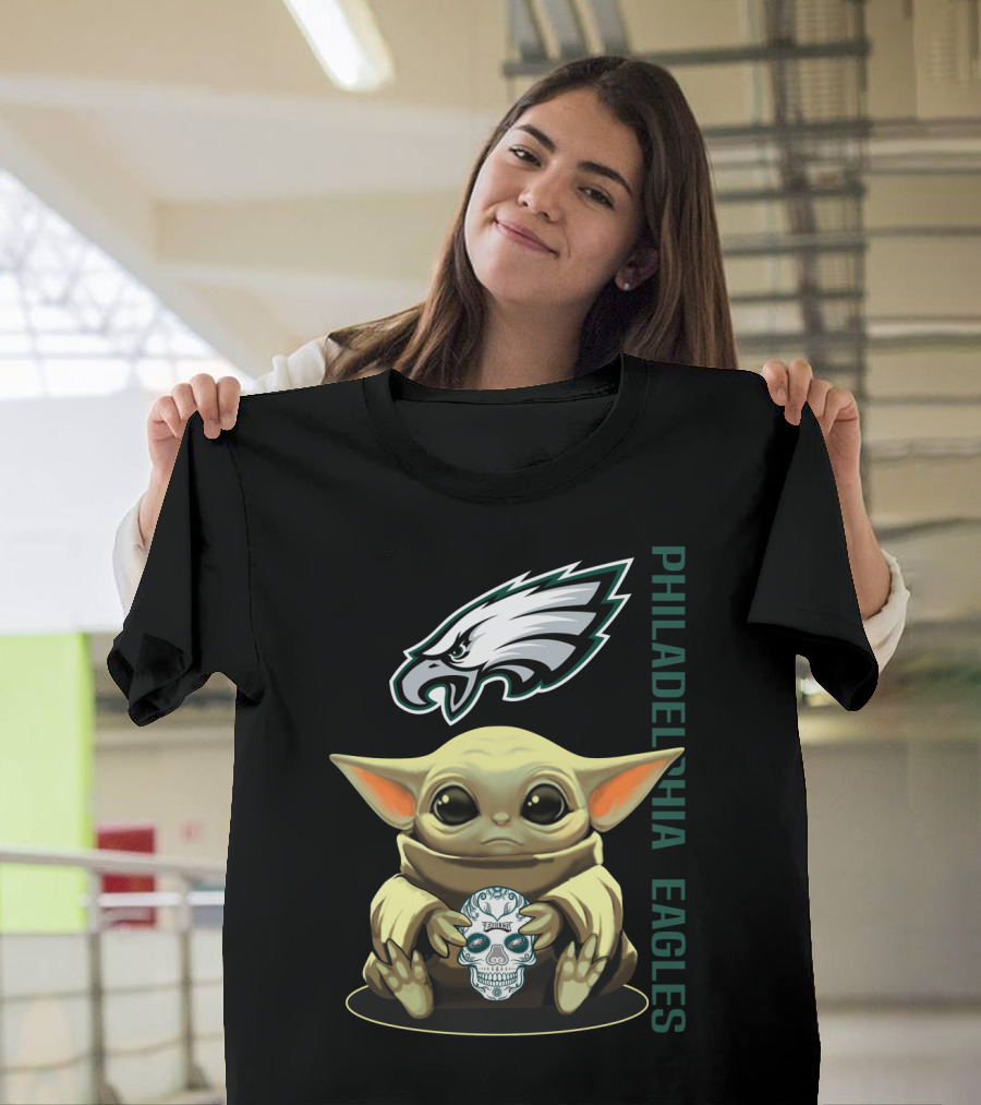 Philadelphia Eagles Baby Yoda Holding Skull T-Shirt