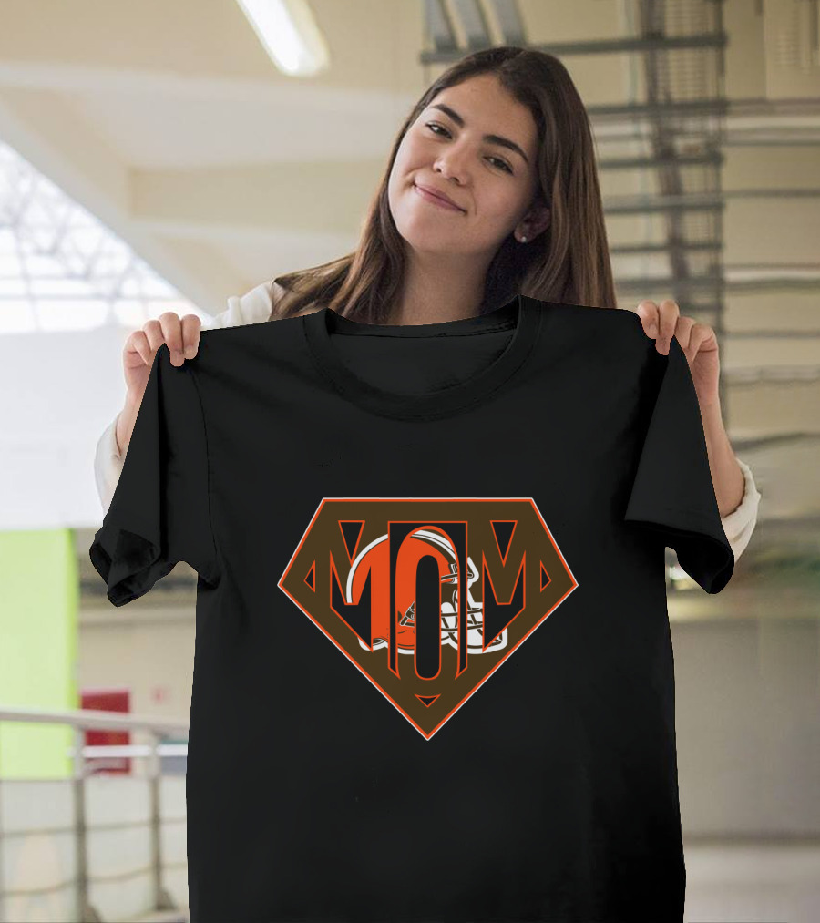 Super Mom Cleveland Browns Logo Helmet Shield T-Shirt
