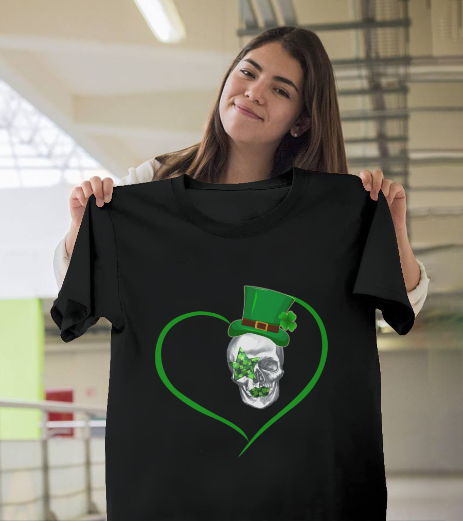 Kiss 02 Skull With Shamrock Star And Green Top Hat Inside Heart Shape T-Shirt