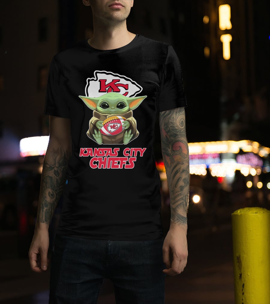 Kansas City Chiefs Baby Yoda Football T-Shirt