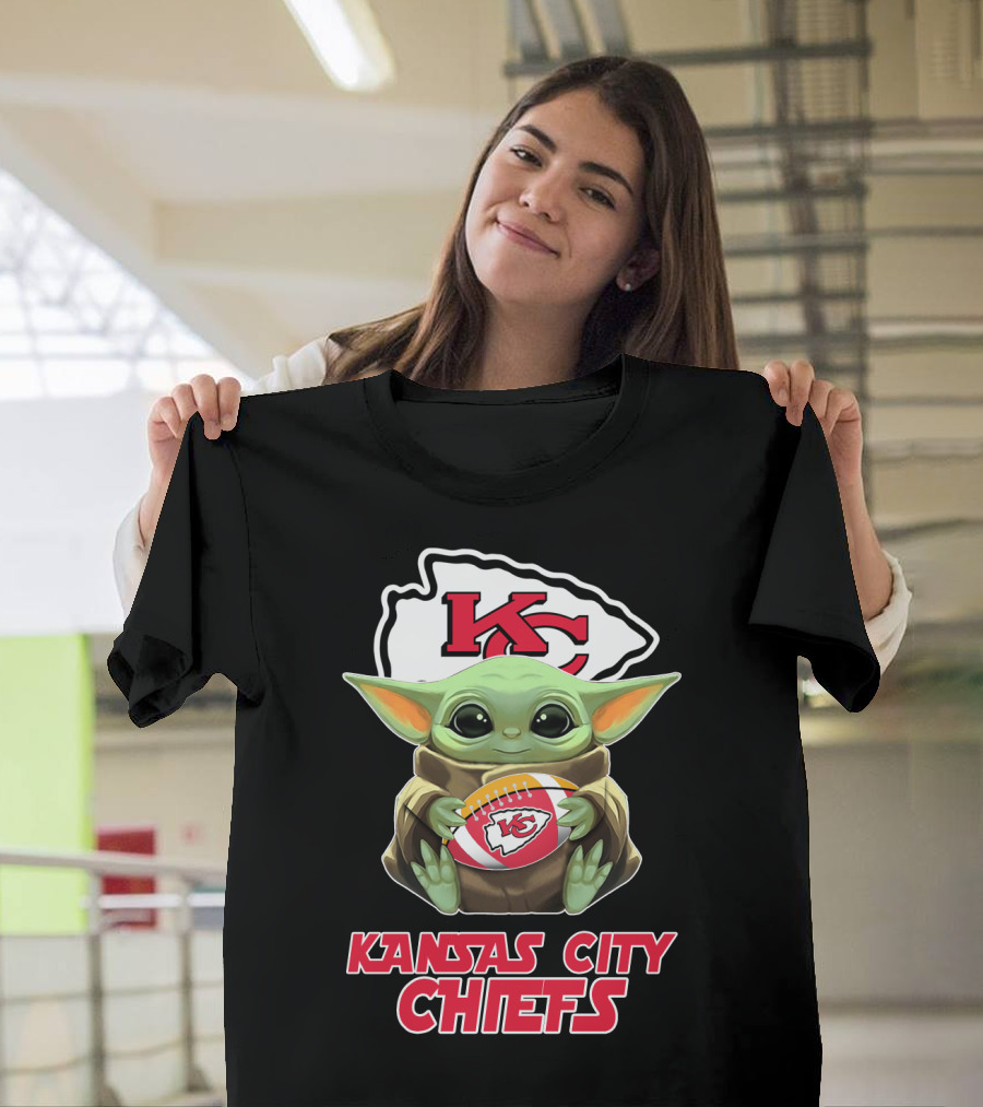 Kansas City Chiefs Baby Yoda Football T-Shirt