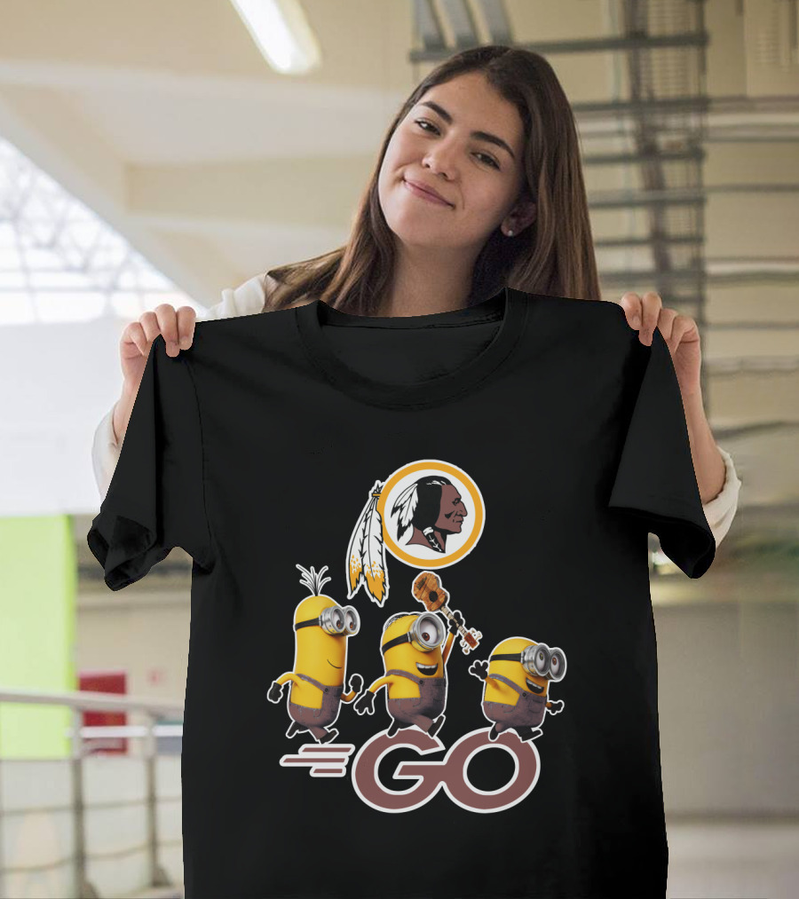 Minions Go Redskins Fan Logo With Ukulele And Feathers T-Shirt