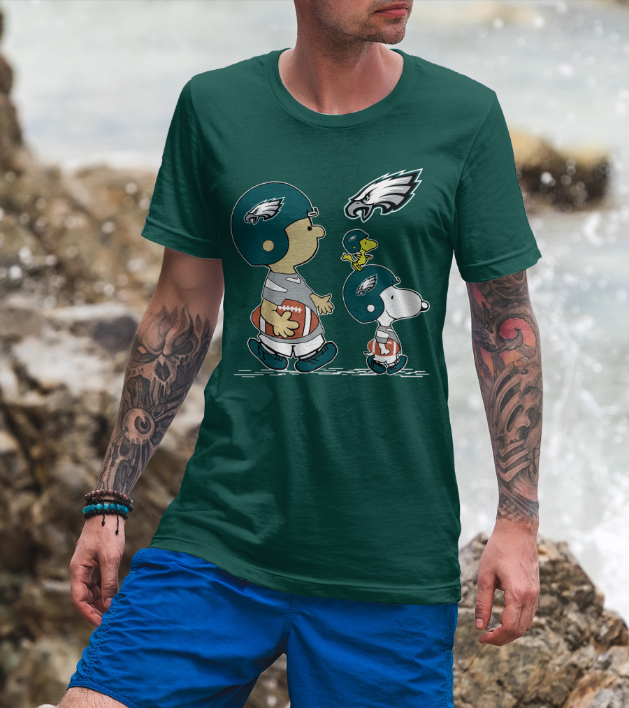 Philadelphia Eagles Snoopy And Woodstock Football Helmets T-Shirt
