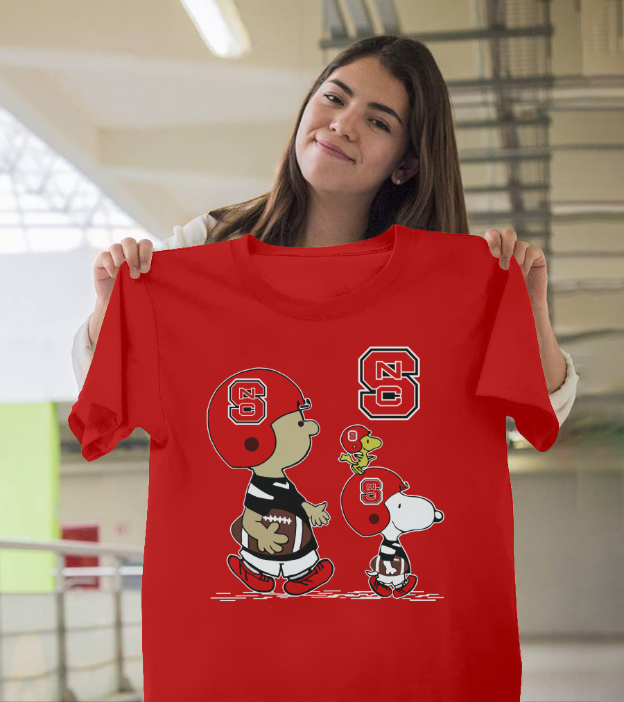 NC State Wolfpack Snoopy Woodstock Football Helmets T-Shirt