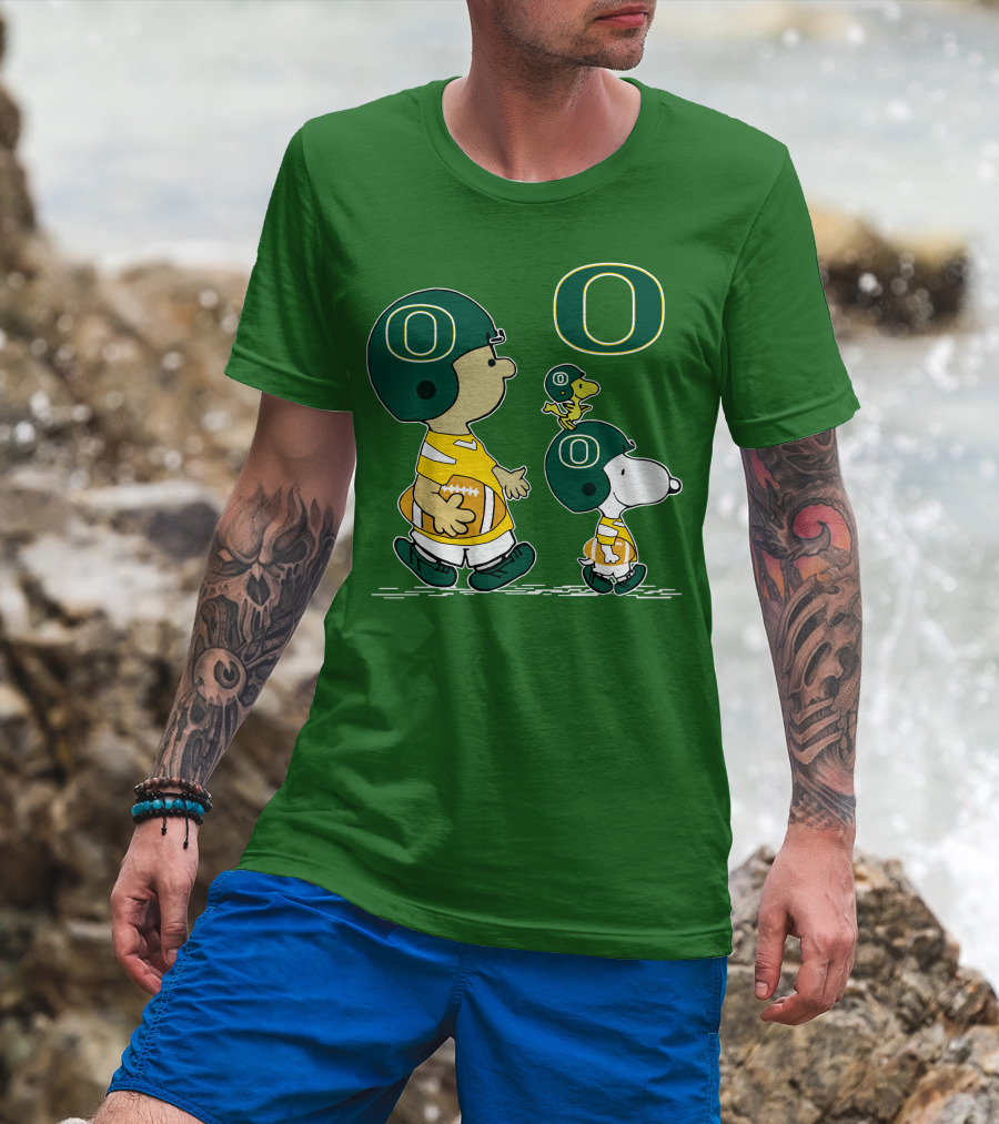 Oregon Ducks Snoopy Charlie Brown Woodstock Football Helmet Peanuts T-Shirt