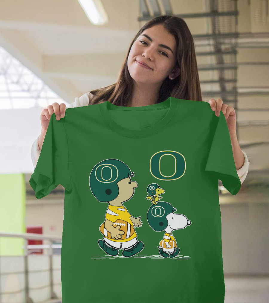 Oregon Ducks Snoopy Charlie Brown Woodstock Football Helmet Peanuts T-Shirt