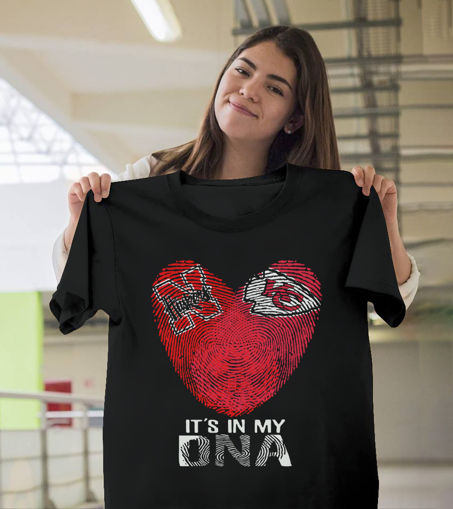 Nebraska Cornhuskers Kansas City Chiefs It's In My DNA Fingerprint Heart T-Shirt
