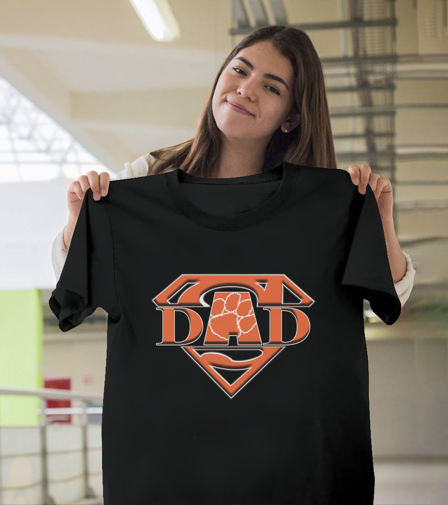 Clemson Tigers Dad Superhero Emblem With Tiger Paw T-Shirt